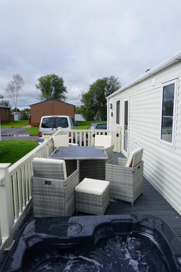 Mpoint36 At Tattershall Lakes Hot Tub Lake Views 3 Bedrooms Exterior photo